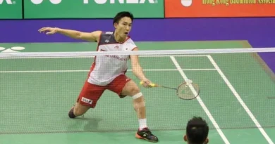 drop shot in badminton image. (image description - Lin Dan Lost to Kento Momota in the First Round)