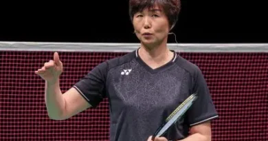 Ra Kyung Min share elite badminton tactics and training insights.