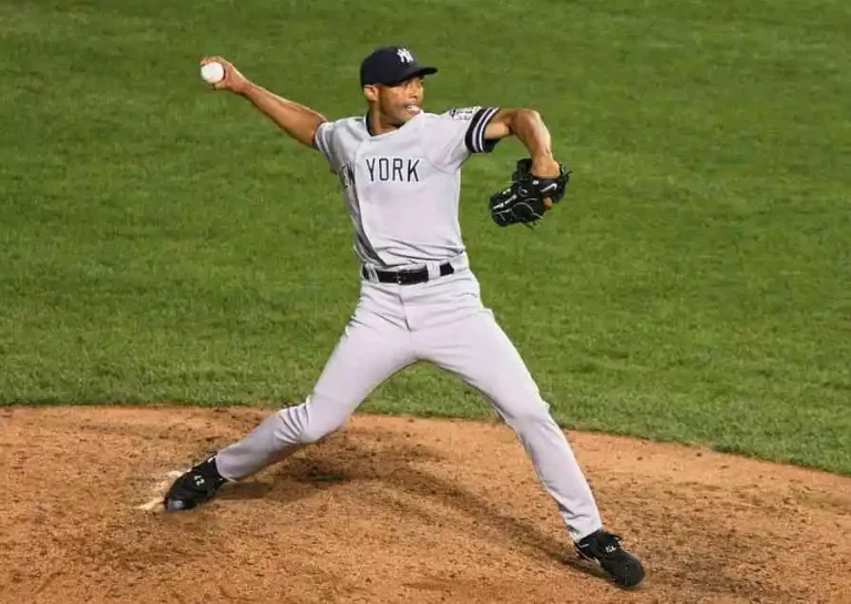 Mariano Rivera pitching in Baltimore
