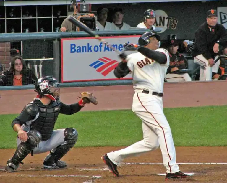 Barry Bonds follow through.