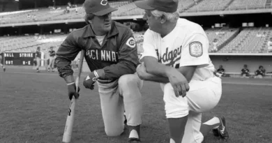 Pete Rose and Tommy Lasorda