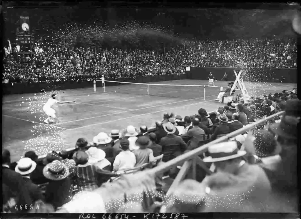 Lenglen vs Mallory at 1921 World Hard Court Championships.