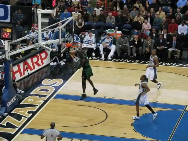 Kevin_Garnett with a Massive Dunk.